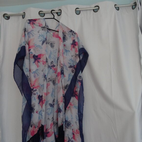 womens shawl/cover up floral pattern OS brand new - Picture 5 of 6